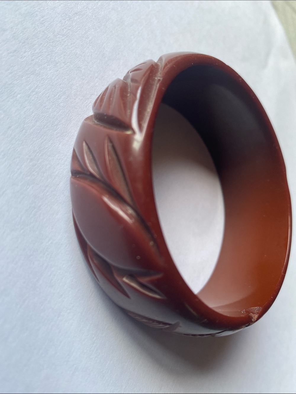 Vintage Carved Bakelite Bangle Bracelet in Rich Brown - Picture 3 of 4
